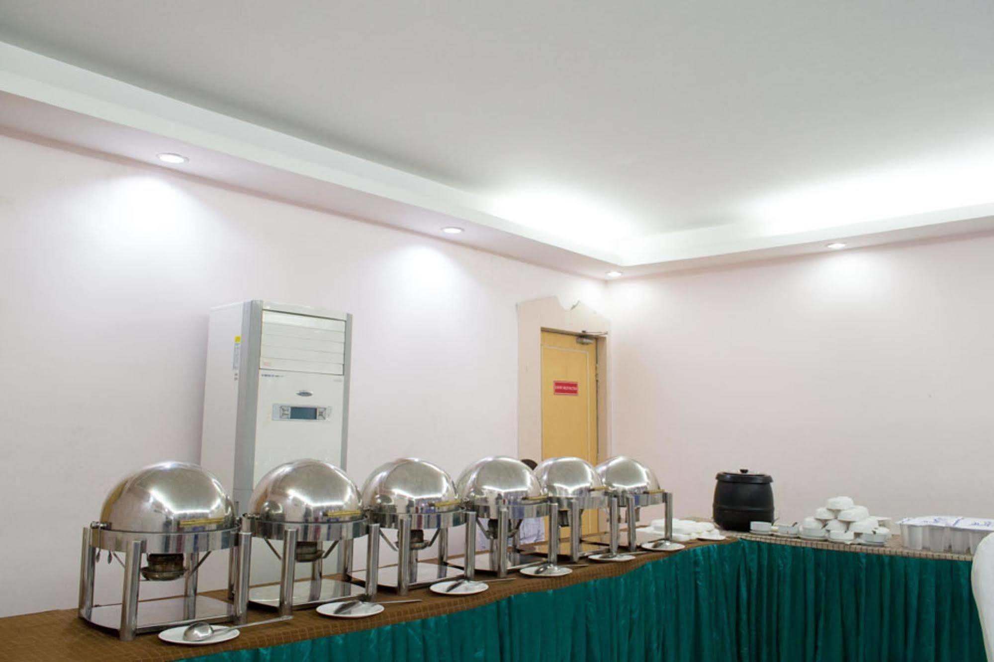 Oyo 1359 Hotel Best Inn Bhubaneswar Zewnętrze zdjęcie