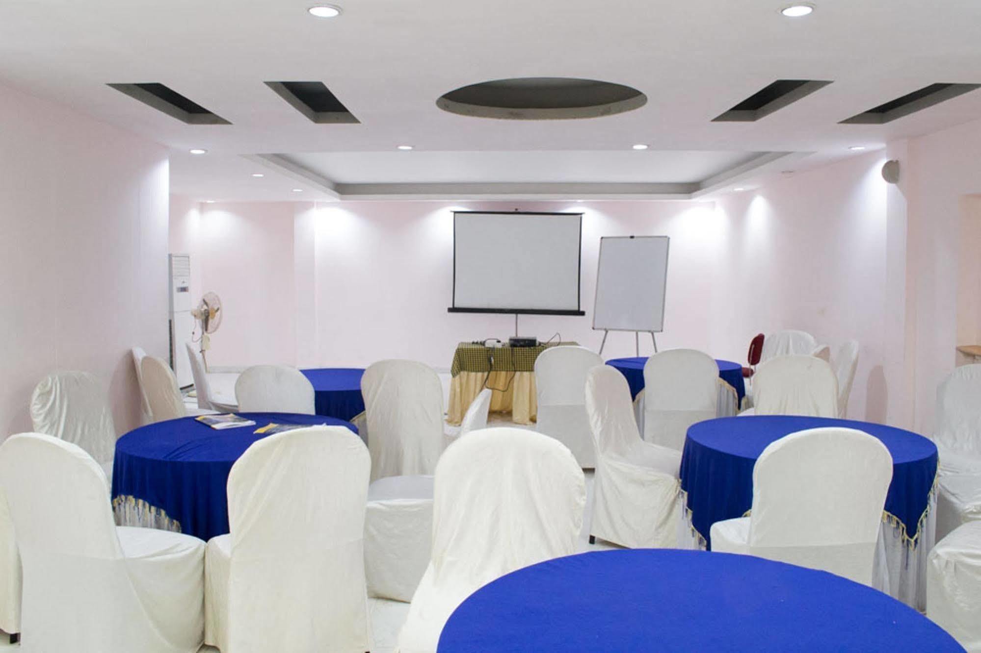 Oyo 1359 Hotel Best Inn Bhubaneswar Zewnętrze zdjęcie